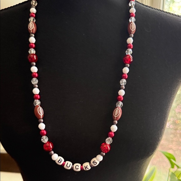 Bucks Red and White Beaded Necklace - Picture 7 of 9